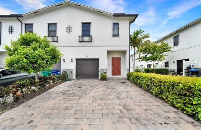 1161 SW 8th Ave photos photos