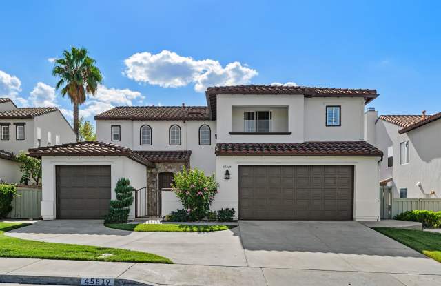 Rare 6 br/4ba home in Redhawk, Villa Avanti. 3 car garage 3,324 sqft, Golf Course Views, Dual Master Bedrooms. Gallery 3