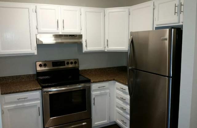 Centaur Village 3 Bedroom/2 Bath Newly Updated, Huge Yard photos photos