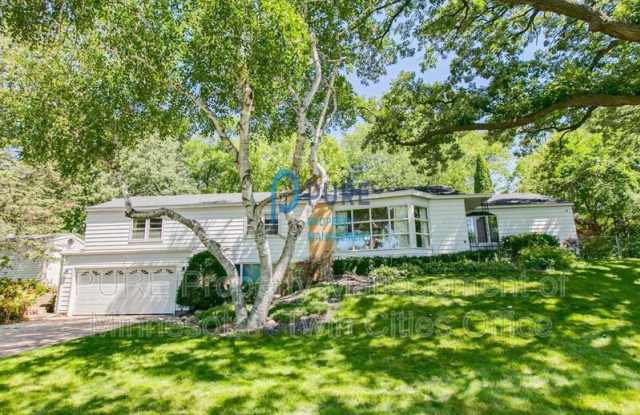 3300 Lee Ave N - 3300 Lee Avenue North, Golden Valley, MN 55422