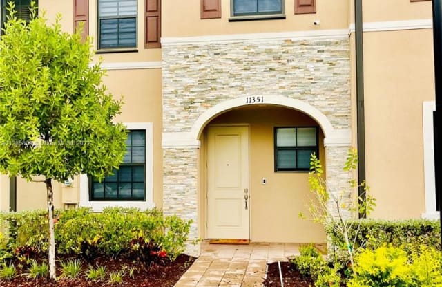 11351 SW 250th Ter - 11351 Southwest 250th Terrace, Princeton, FL 33032