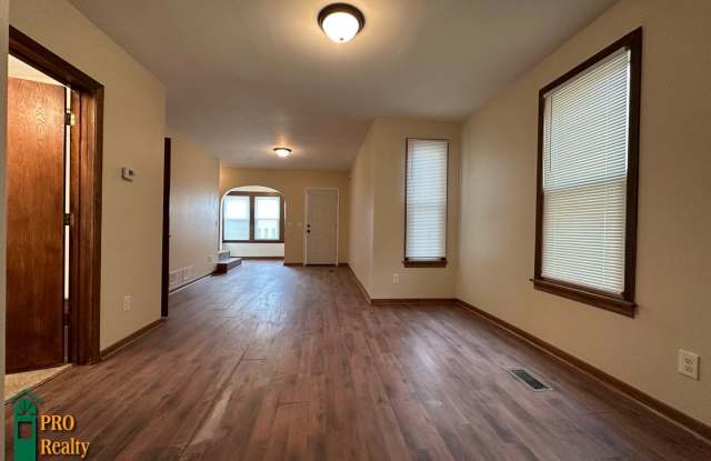 3 Bedroom Home in St. Paul - 640 Charles Avenue, St. Paul, MN 55104