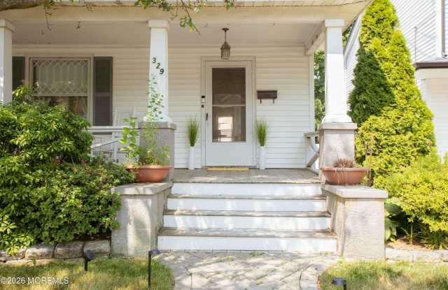 329 Richmond Avenue Gallery 3