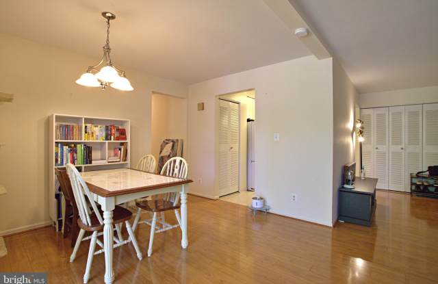 4416 ISLAND PLACE Gallery 4