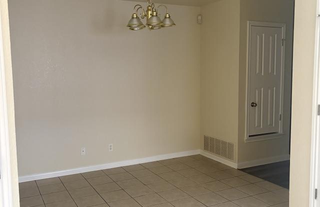 1313 Cinch Dr. - B Gallery 3