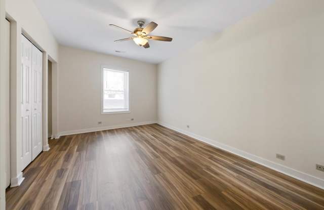 3504 N Sheffield Ave photos photos