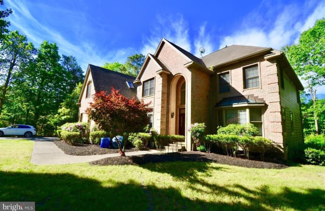 10 FAIRWAY DRIVE - 10 Fairway Drive, Camden County, NJ 08043