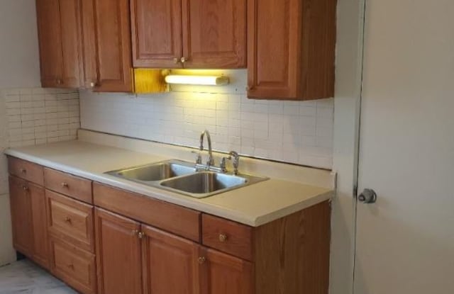 9501 Ramona Blvd Up - 9501 Ramona Boulevard, Cleveland, OH 44104