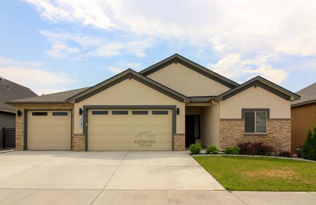 3 Bedroom, 2.5 Bath + an Office Home in Richland Gallery 1
