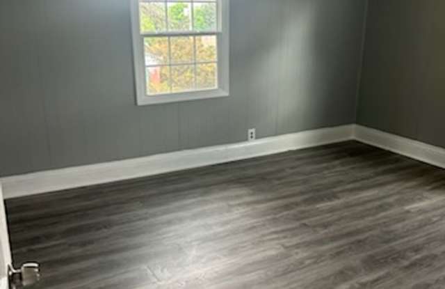 Updated 2 bedroom 1 bath home for rent Gallery 4