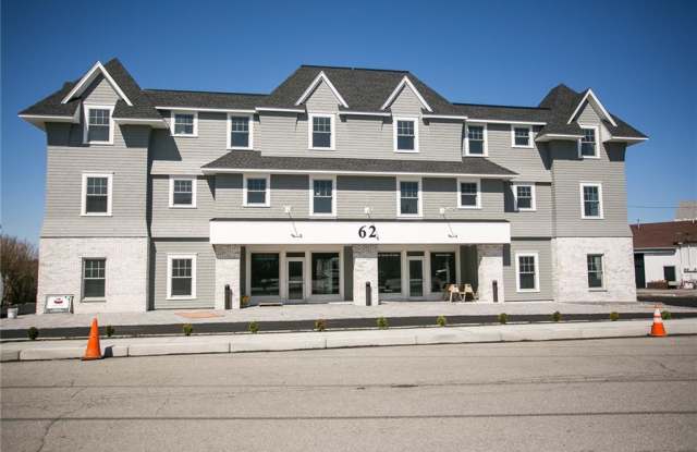 62 Wave Avenue - 62 Wave Avenue, Newport East, RI 02842