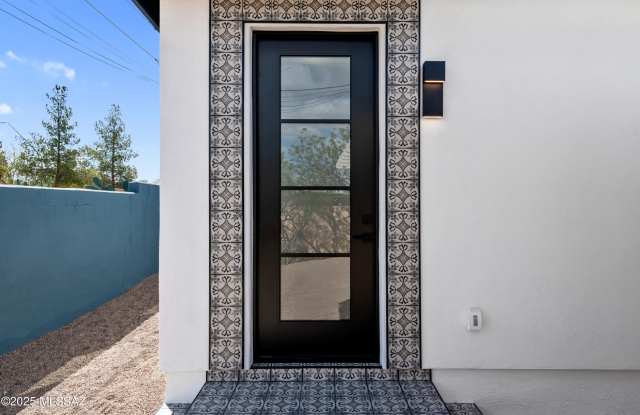 1815 E Waverly Street unit: 2 photos photos