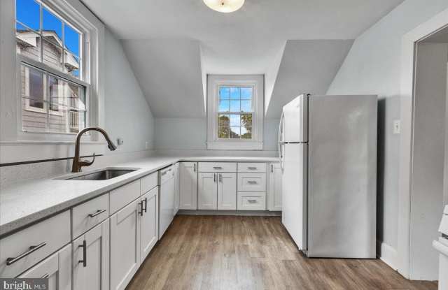 33 N FENWICK ST - 33 North Fenwick Street, Arlington, VA 22201