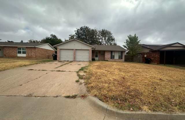 Beautiful Updated 3 Bed, 1 3/4 Bath, 2 Car Garage Gallery 1