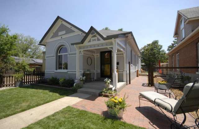 3042 Franklin Street photos photos