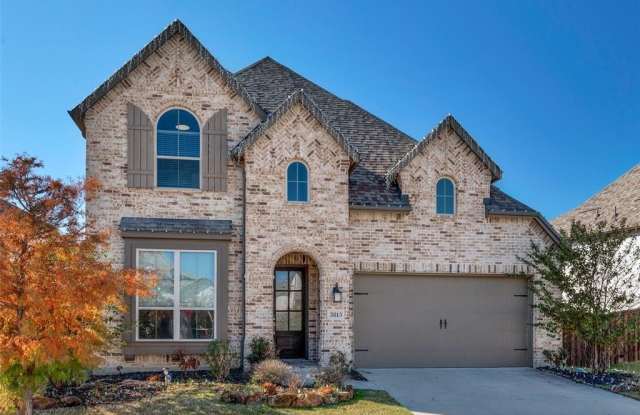 3815 Blue Yucca Lane photos photos