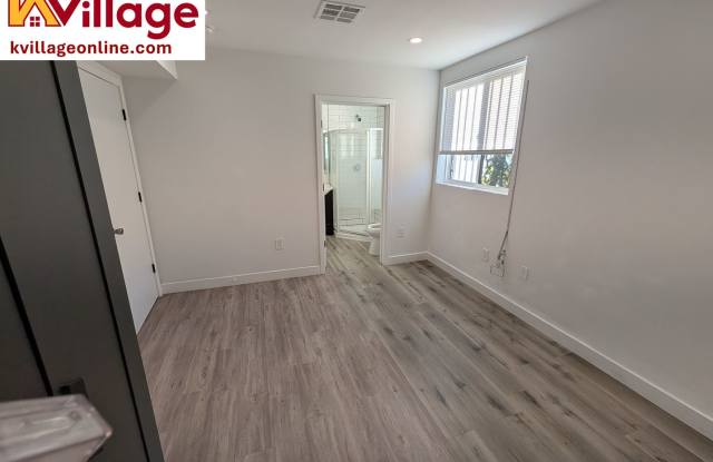 Private Bedroom w Personal Bathroom & Shower, shared student-oriented space **PET-FRIENDLY FLOOR** Gallery 4