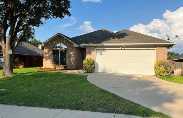 2061 Kenny Court - 2061 Kenny Court, Lewisville, TX 75067