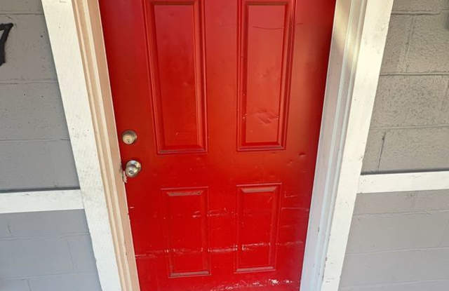 1 Bedroom / 1 Bathroom Apartment in Madras Oregon - PENDING APPLICATION Gallery 2