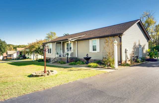 FOR LEASE- SINGLE-FAMILY HOME IN NORTH MJ! photos photos