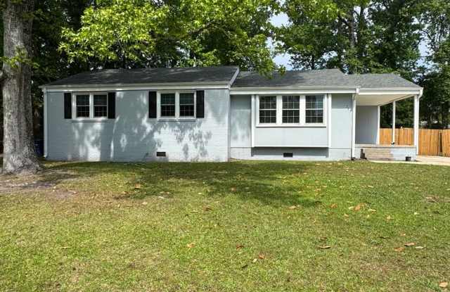 Nestled on Barn - 723 Barn Street, Jacksonville, NC 28540