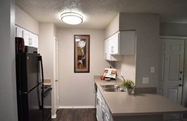 16497 Henderson Pass Gallery 1