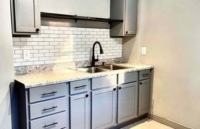 1005 N State St Lower - 1005 North State Street, Appleton, WI 54911