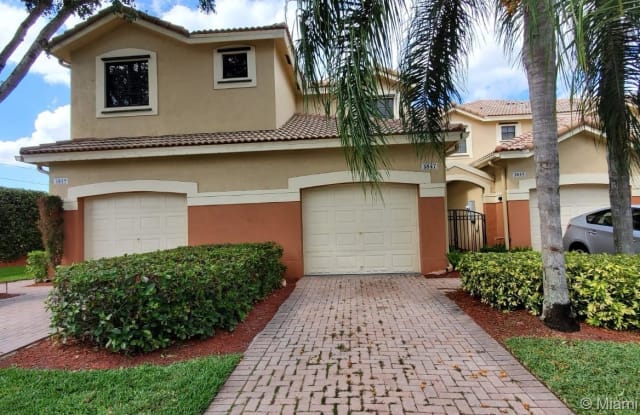 3847 Pond Apple Dr - 3847 Pond Apple Drive, Weston, FL 33332