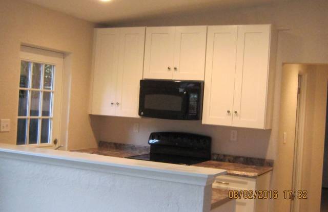 1631 Asher Ln Gallery 2