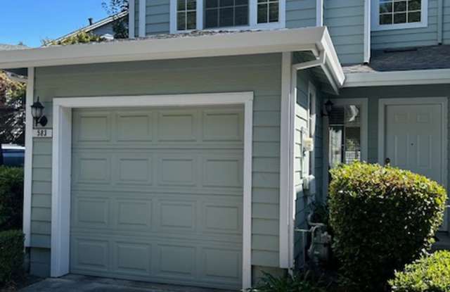 Beautiful 2 Bedroom Townhome Available Now! photos photos