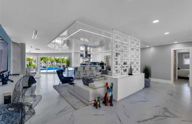 2720 NE 7th Street photos photos