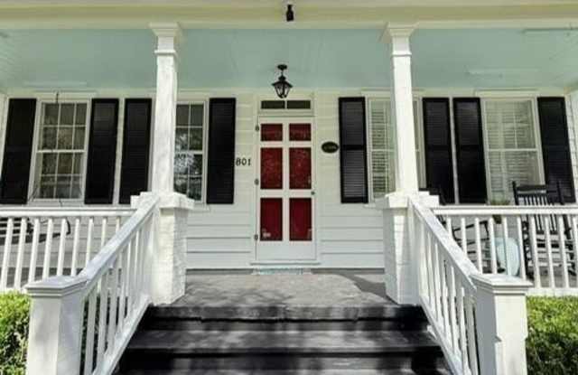 801 Duke Street Gallery 2