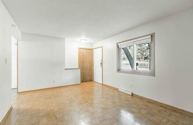 696 Larpenteur Ave E Gallery 2