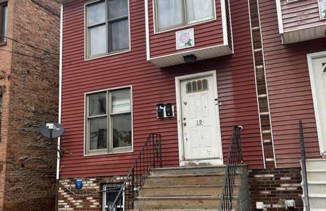 19 Dana Avenue - 2 photos photos