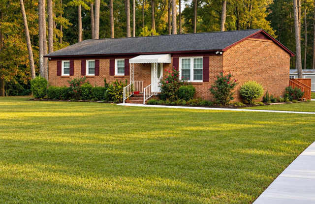 Recently Renovated and Refreshed 3 Bedroom 2 Bath Home in the Newport Area Gallery 1