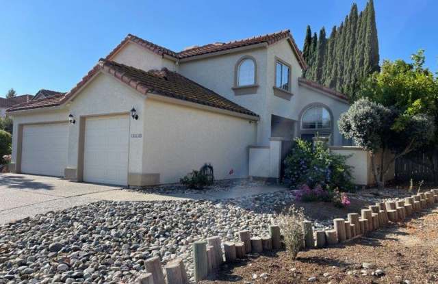 Large Open 4 Bedroom photos photos