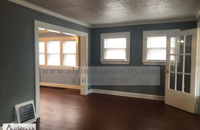 5115 Forest Avenue Gallery 2