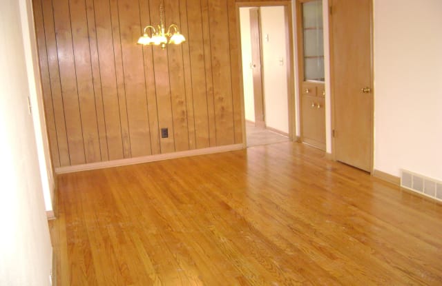 1215 Lambeth Rd. Unit 3 photos photos