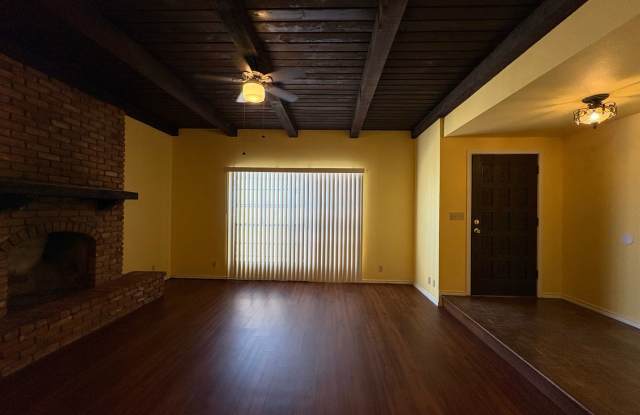 Mesa 2 Bedroom 1 Bath in Triplex Building Gallery 3