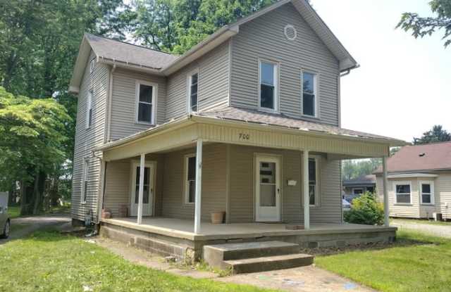 700 East High Avenue photos photos