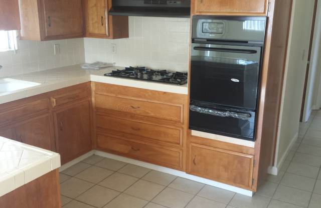 2 Bedroom - 1 Bathroom unit in Point Loma photos photos