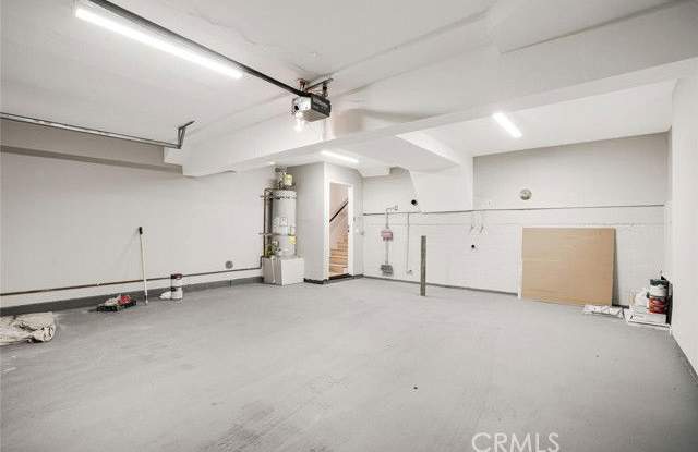 5800 Owensmouth Avenue photos photos