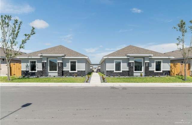 901 N Clarence Avenue unit: 2 photos photos 901 N Clarence Avenue unit: 2 photos photos