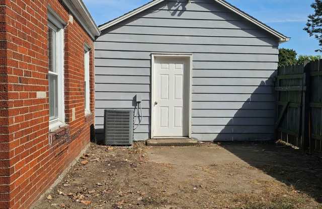 Very updated, cozy two bedroom across from BGHS photos photos