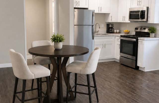 Carlsbad Coast Apts Gallery 1
