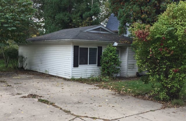 816 Kenwood Ave - 816 Kenwood Avenue, Lansing, MI 48910