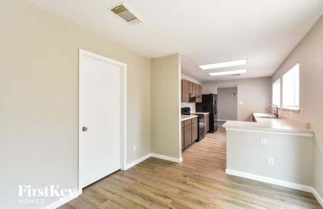 507 Upland Creek Gallery 3