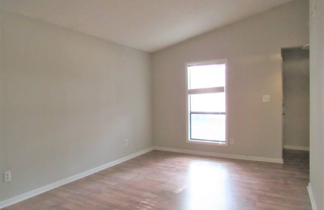 111 Twinwood Court Gallery 4