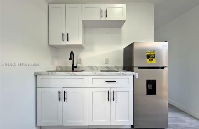 9255 SW 43rd Ter photos photos