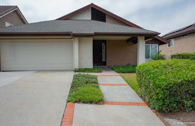 4 Beds/ 2 baths House in Rancho Penasquitos - 13223 Thunderhead Street, San Diego, CA 92129